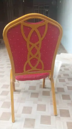 Banquet Discovery Chair With Iron Back