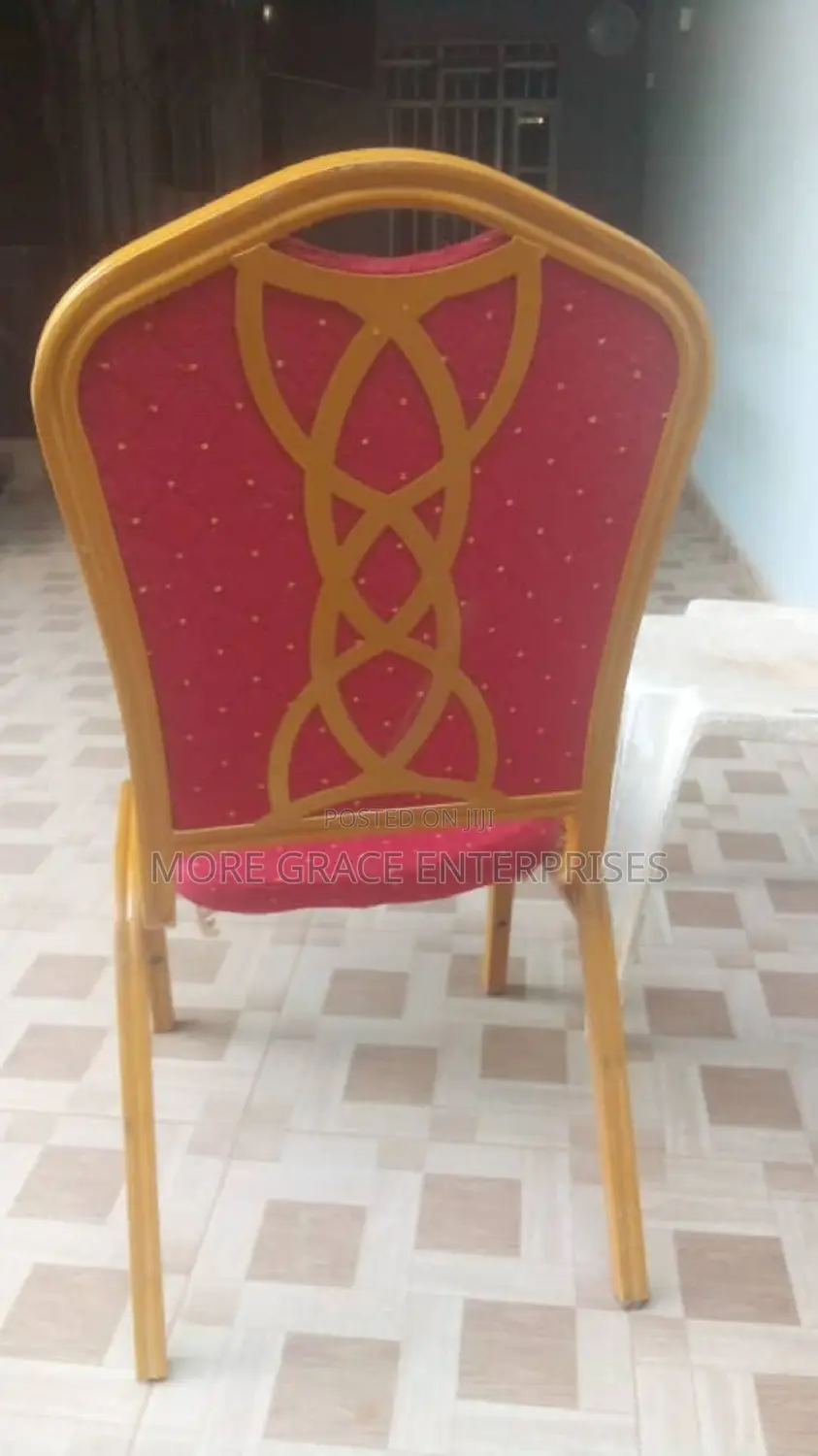Banquet Discovery Chair With Iron Back