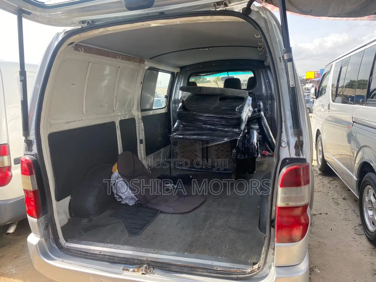 Toyota HiAce 2004 Silver