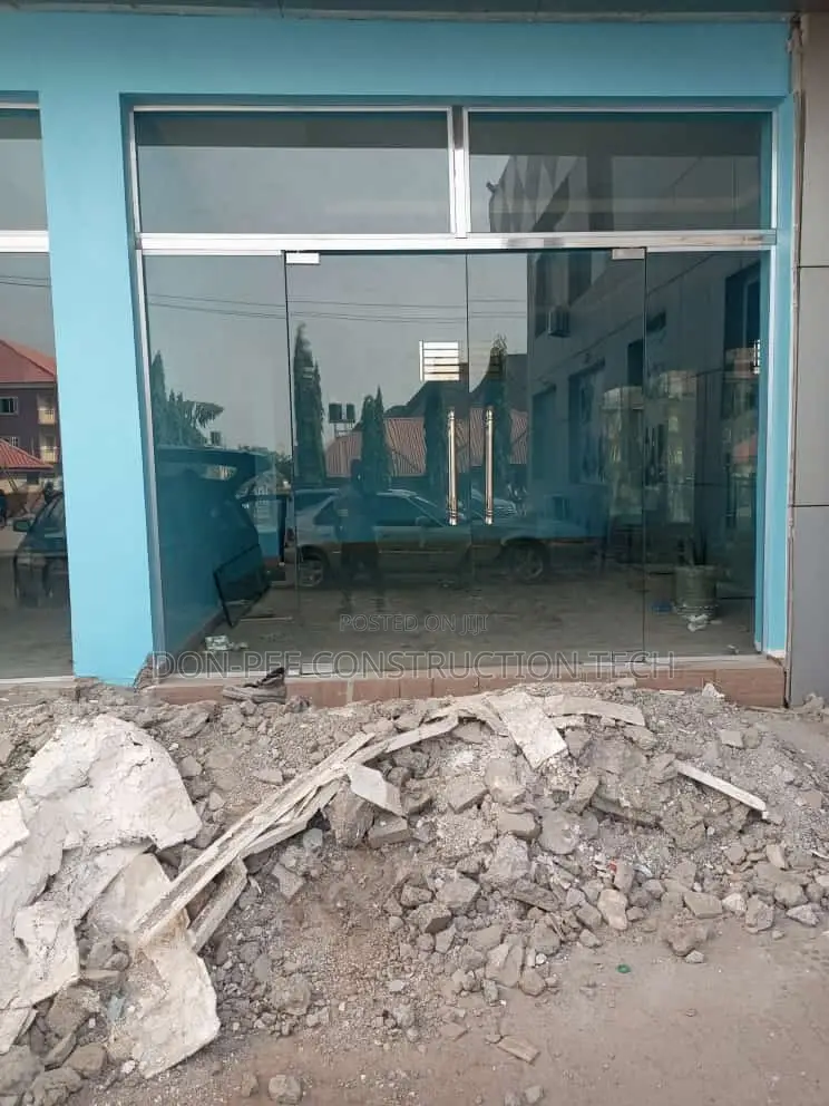 Frameless Glass Doors