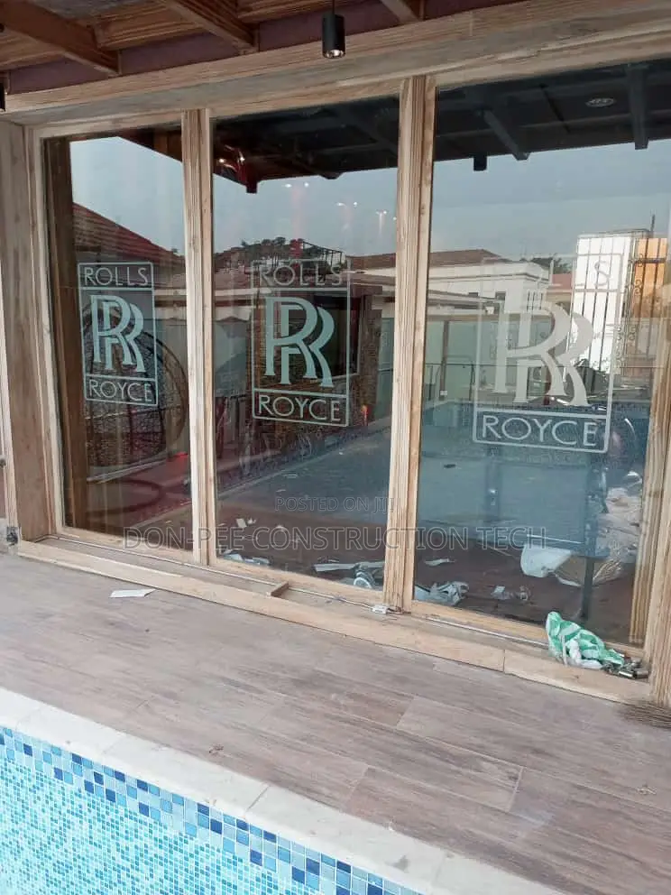 Frameless Glass Doors