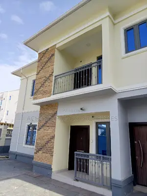 2bdrm Block of Flats in Close To Ikate, Lekki Phase 1 for sale