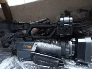 Sony Ax2000 Hd Video Camcorder (Open Box)