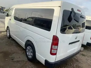 Toyota HiAce 2014 White