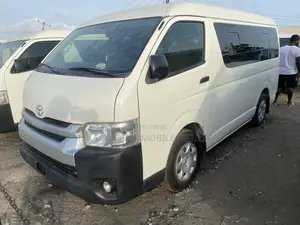 Toyota HiAce 2014 White