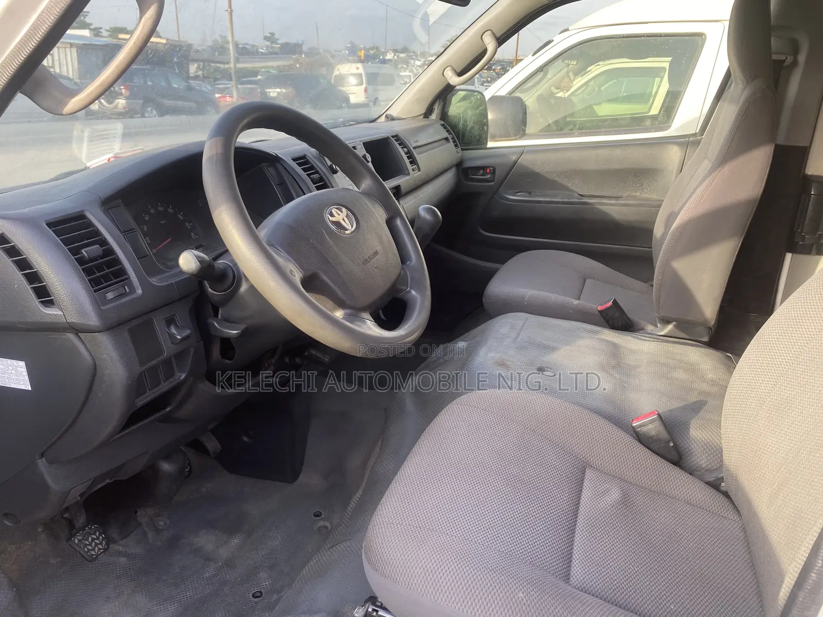 Toyota HiAce 2014 White