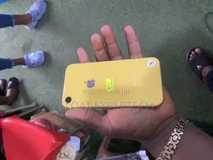 Apple iPhone XR 64 GB Yellow