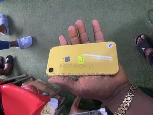 Apple iPhone XR 64 GB Yellow