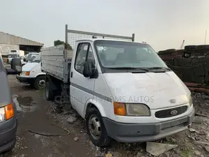 Ford Pickup - 6 Tyres