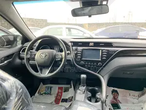 Toyota Camry LE (2.5L 4cyl 8A) 2019 Blue