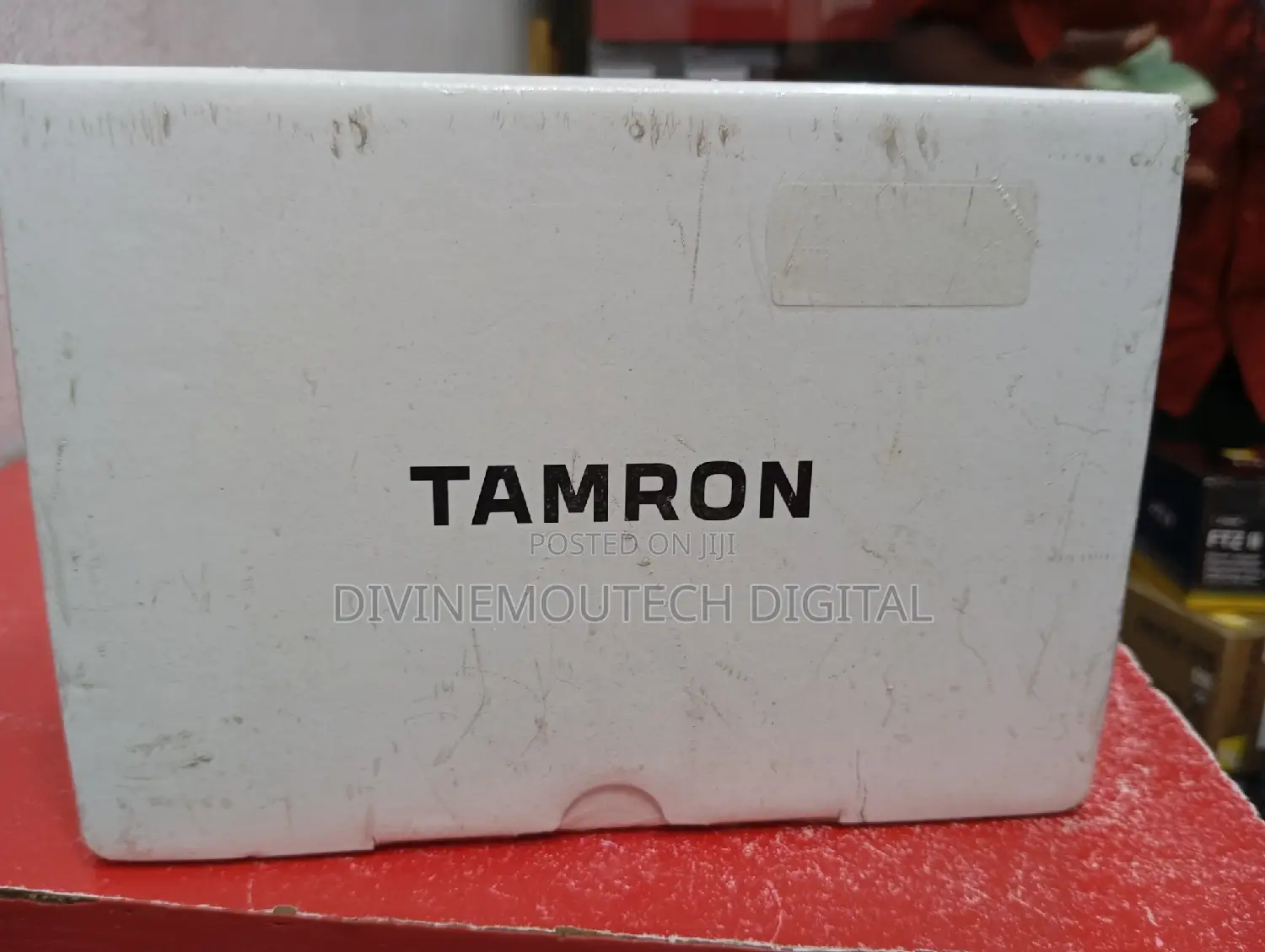 Tamron 17-28 Wide Angle Lens