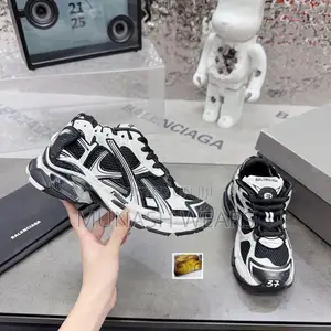 Luxury BALENCIAGA Sneakers 2024