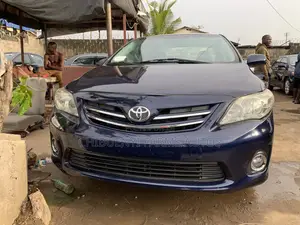 Toyota Corolla LE Special Edition 4dr Sedan (1.8L 4cyl 4A) 2013 Blue