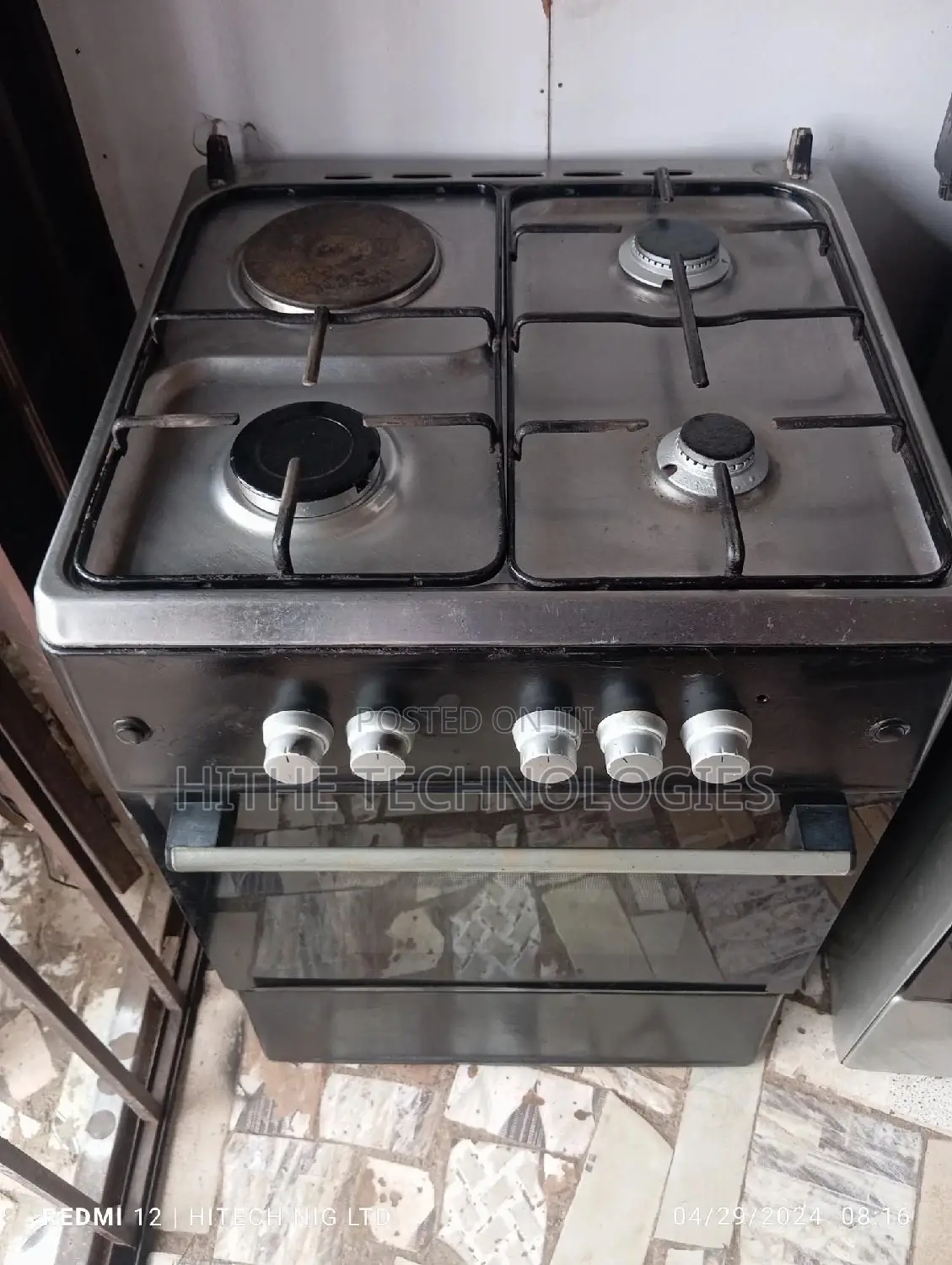 Neatly Used Standing Gas Cooker With Oven (60 by 60)