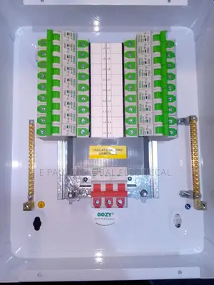 18 Fuse Shyneder Distribution Board. D6 3phase