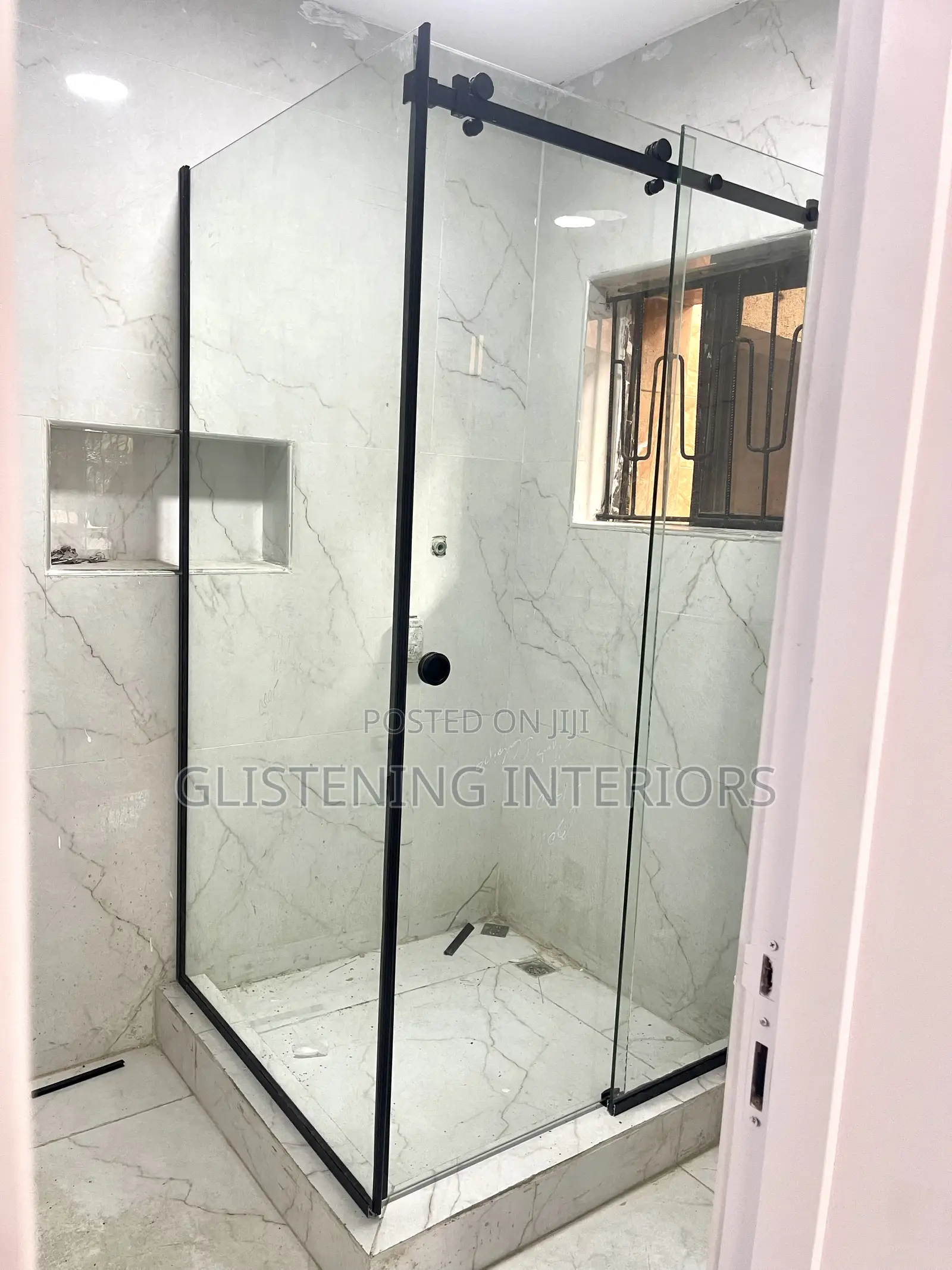 Bathroom Shower Cubicle 10mm Glass Design