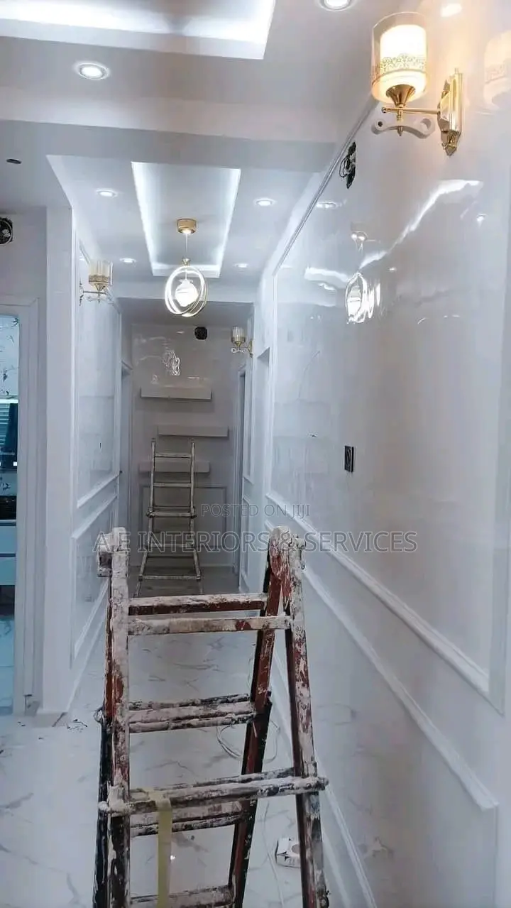 Reflective Mirror Stucco Wall Interior Design