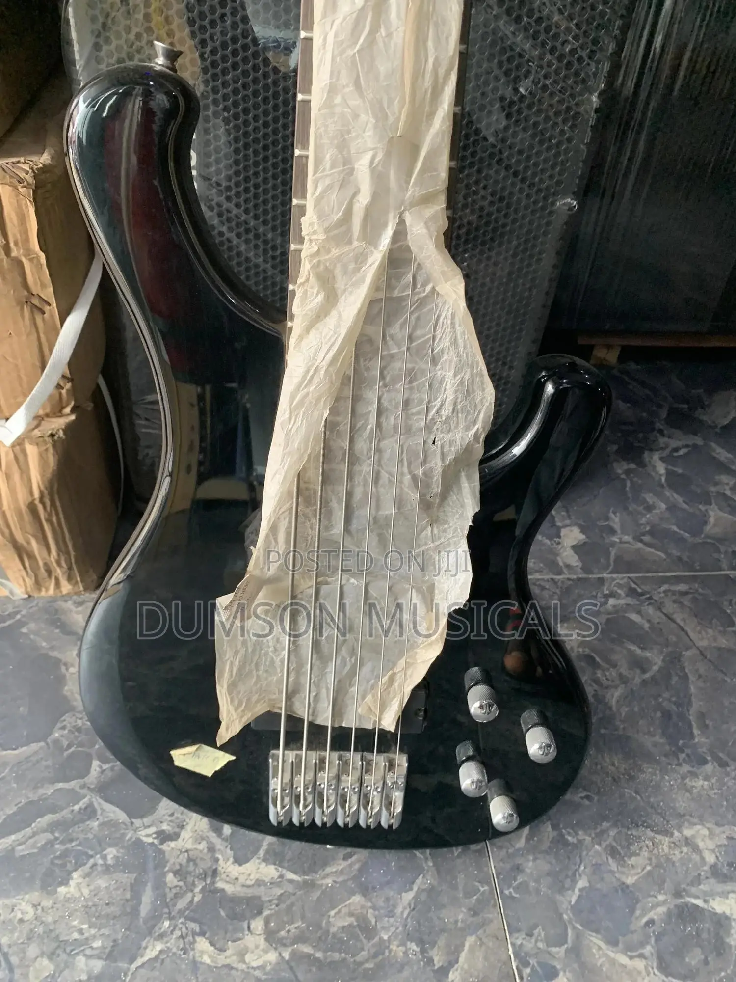 6 Strings Active Bass Guitar