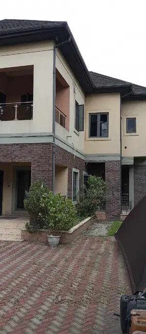 4bdrm Duplex in Rukpakurushi , for sale