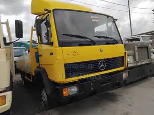 Mercedes Benz 814 Truck 2007 Yellow