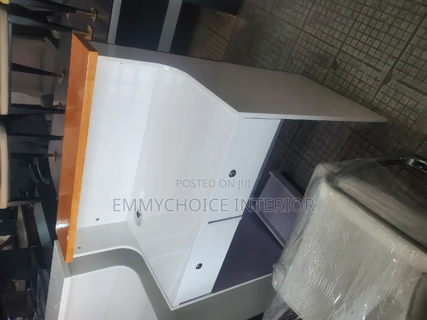 Receptionist Table