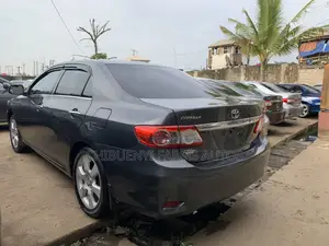 Toyota Corolla 2012 Gray