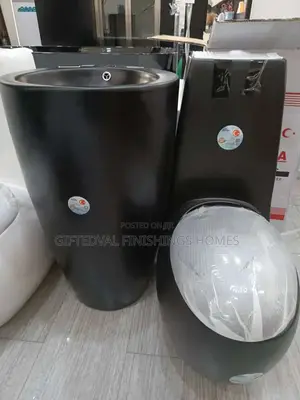 High Quality Water Closet With Stand Alone Basin