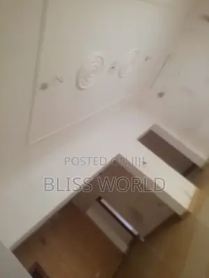 3bdrm Block of Flats in Utako for rent
