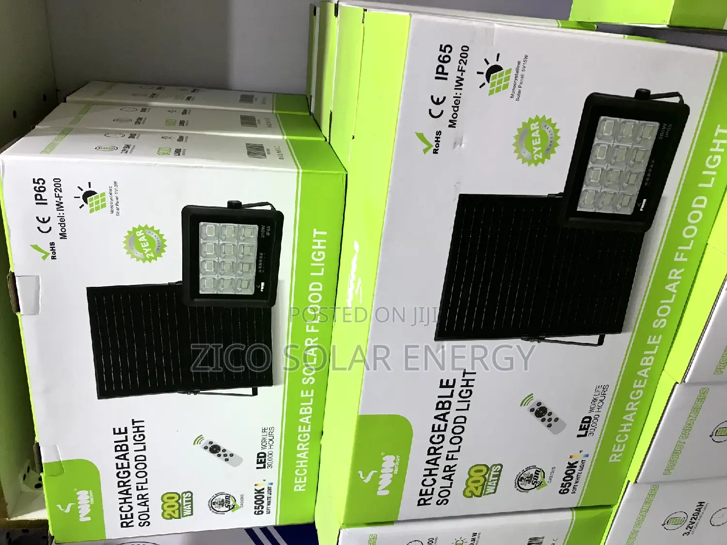 Iwin 200watts Solar Flood Light