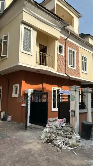 Furnished 4bdrm Duplex in Silicon Valley for sale