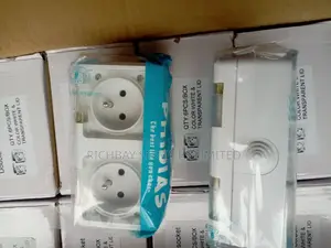 French Type Double Surface Socket 16A 250vac IP54