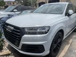 Audi Q7 55 SE Premium AWD quattro 2019 White