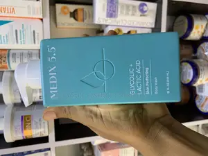Photo - Medix 5.5 Glycolic + Lactic Acid Skin Perfecting Body Wash