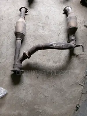 Toyota 4runner 05-06 Complete Catalytic Exhaust Pots.