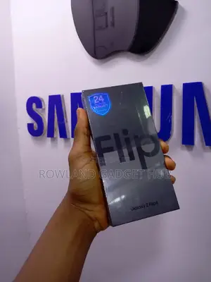 New Samsung Galaxy Z Flip4 256 GB Black