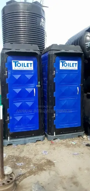 Mobile Toilet With Overhead Tank