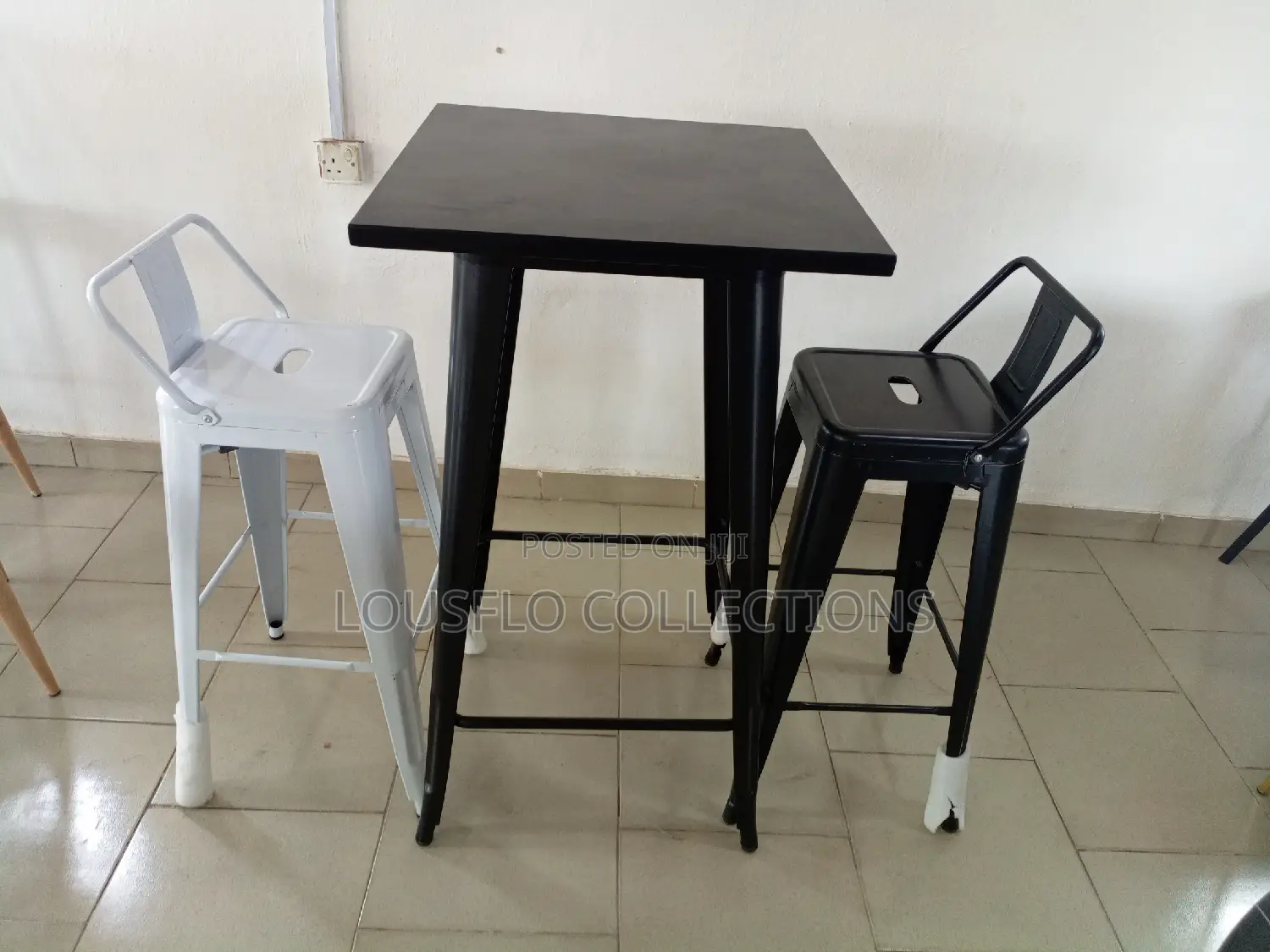 Your Quality Metal Bar Chair and Table