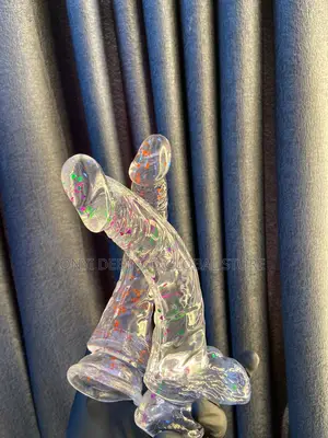 Curved Dildo With Crystal