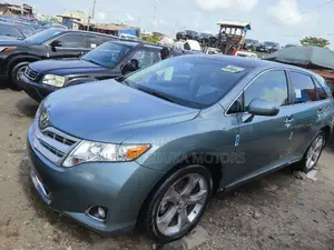 Toyota Venza AWD 2012 Blue