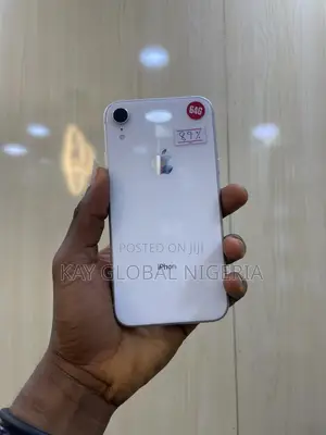 Apple iPhone XR 64 GB White