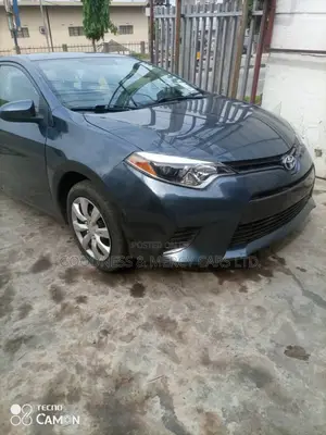 Toyota Corolla LE Premium 4dr Sedan (1.8L 4cyl CVT) 2014 Blue