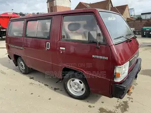 Mitsubishi L300 1996 Red