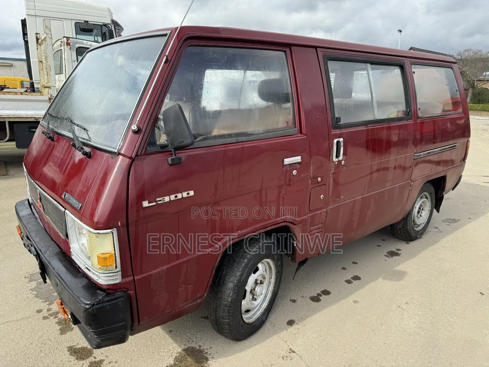 Mitsubishi L300 1996 Red