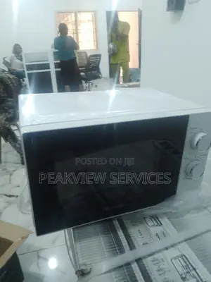 White Microwave Oven 20litres Hisense