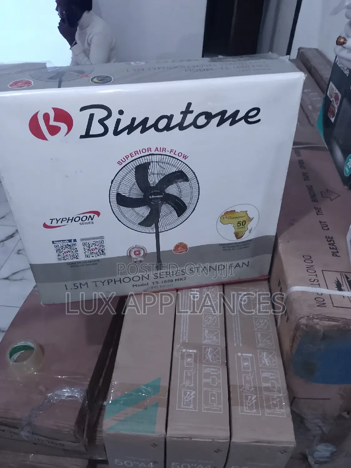 Binatone 18inch Nonrechargeable Fan With Led Light