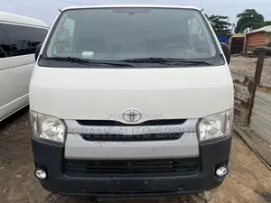 Toyota HiAce 2014
