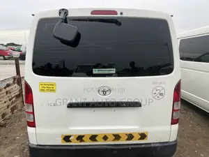Toyota HiAce 2014
