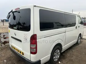 Toyota HiAce 2014