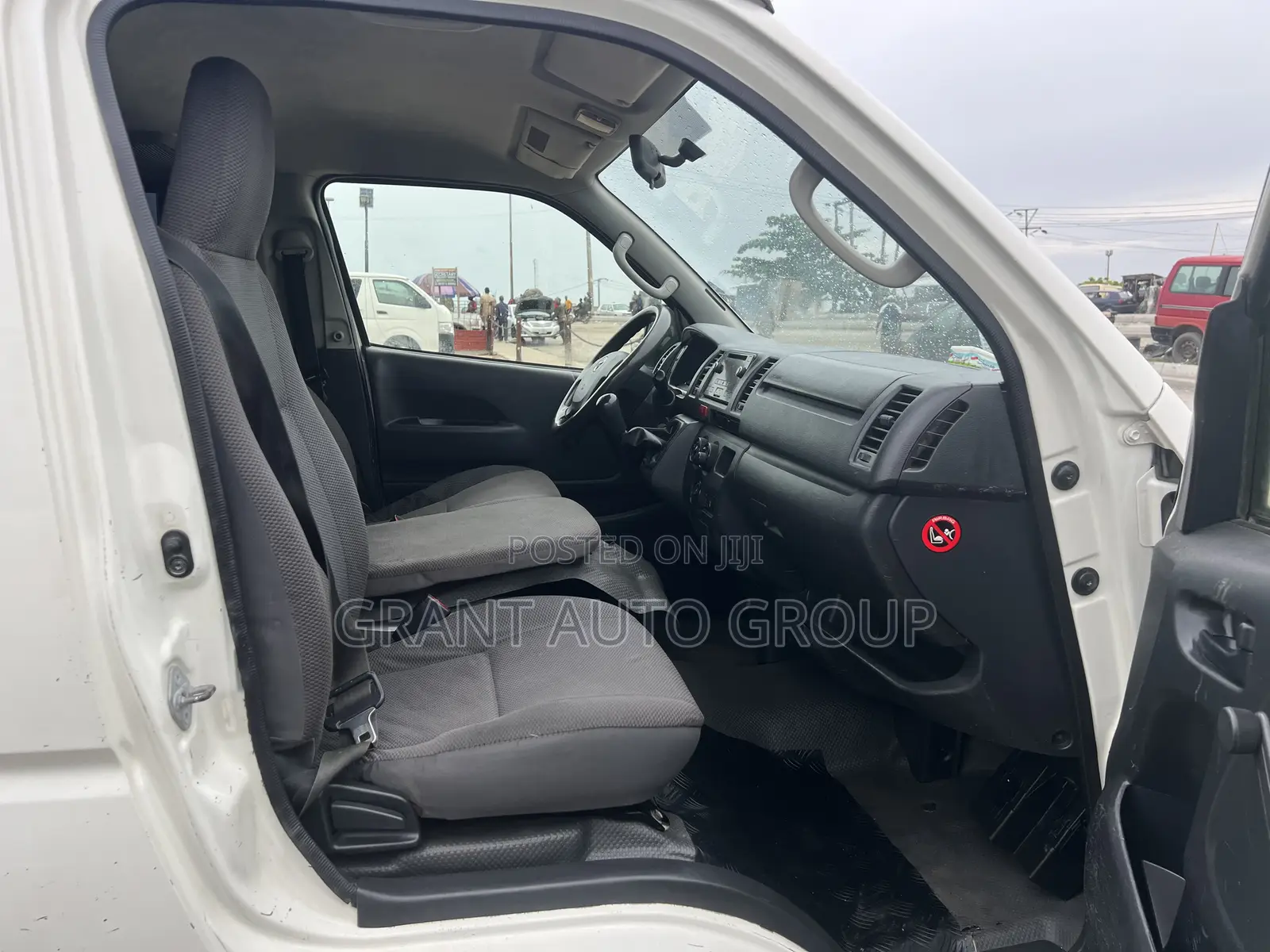 Toyota HiAce 2014