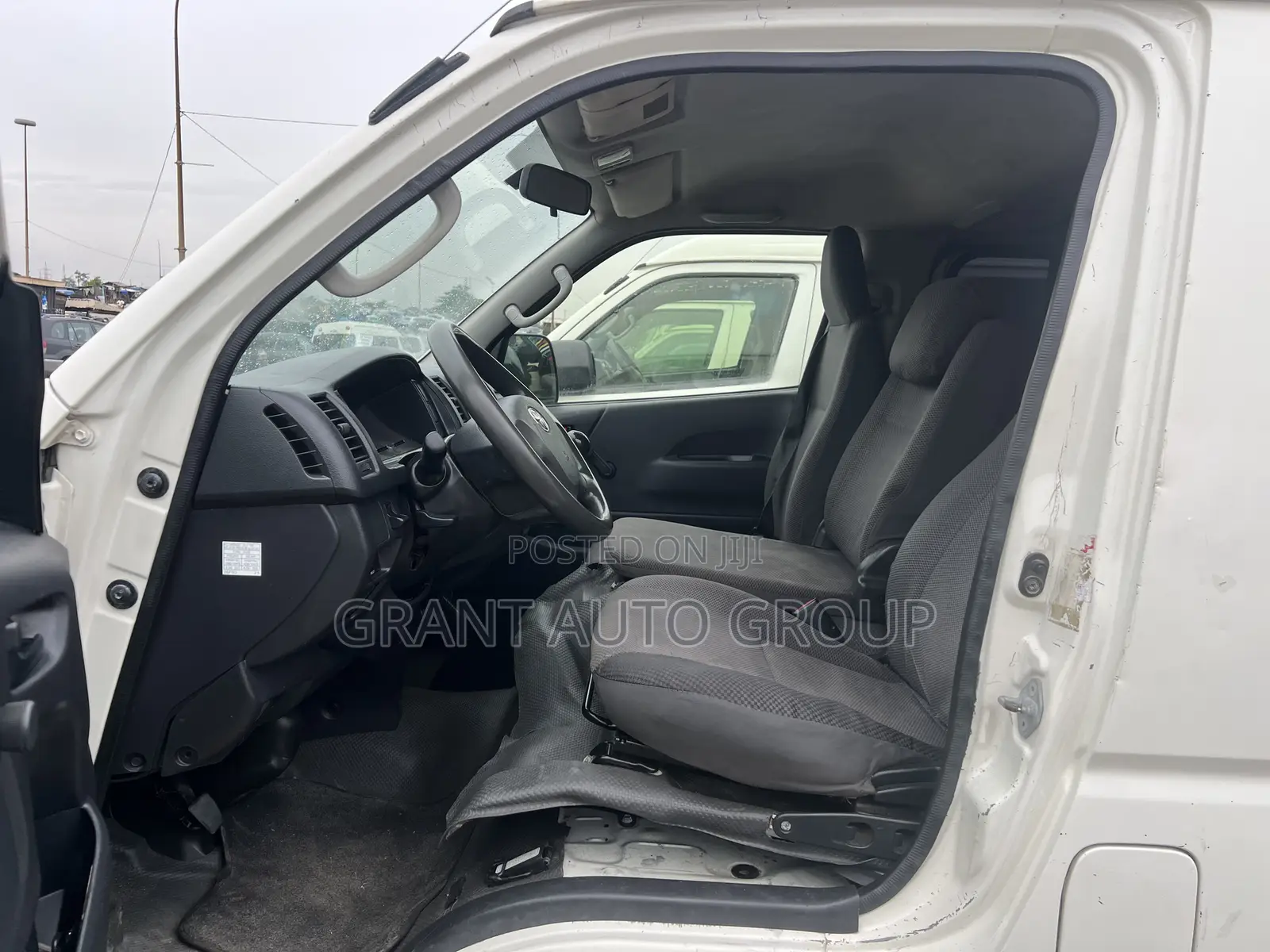 Toyota HiAce 2014